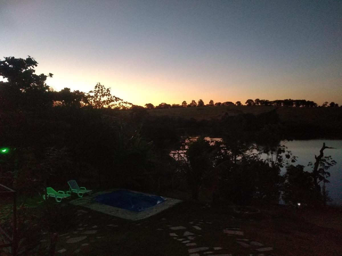 Casa Com Piscina Fundo Pra Represa E Ar Condicionado Casinhabrancadevaranda Ijaci Ngoại thất bức ảnh