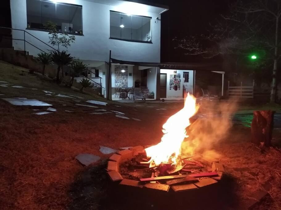 Casa Com Piscina Fundo Pra Represa E Ar Condicionado Casinhabrancadevaranda Ijaci Ngoại thất bức ảnh