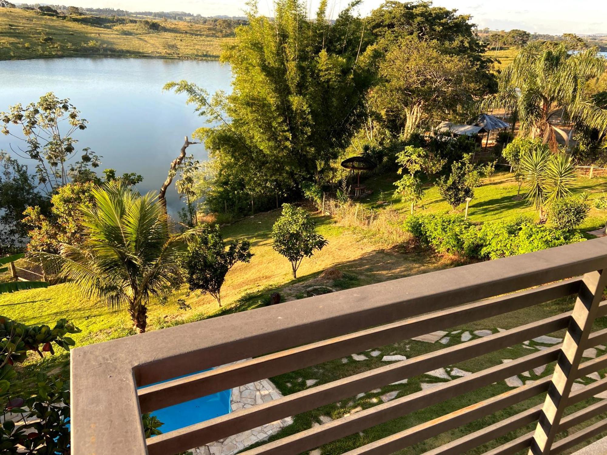 Casa Com Piscina Fundo Pra Represa E Ar Condicionado Casinhabrancadevaranda Ijaci Ngoại thất bức ảnh